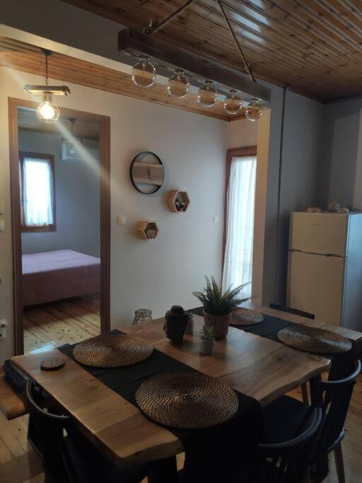Politis' Wooden House Apartamento Vasilikí Exterior foto