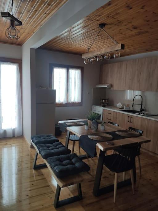 Politis' Wooden House Apartamento Vasilikí Exterior foto